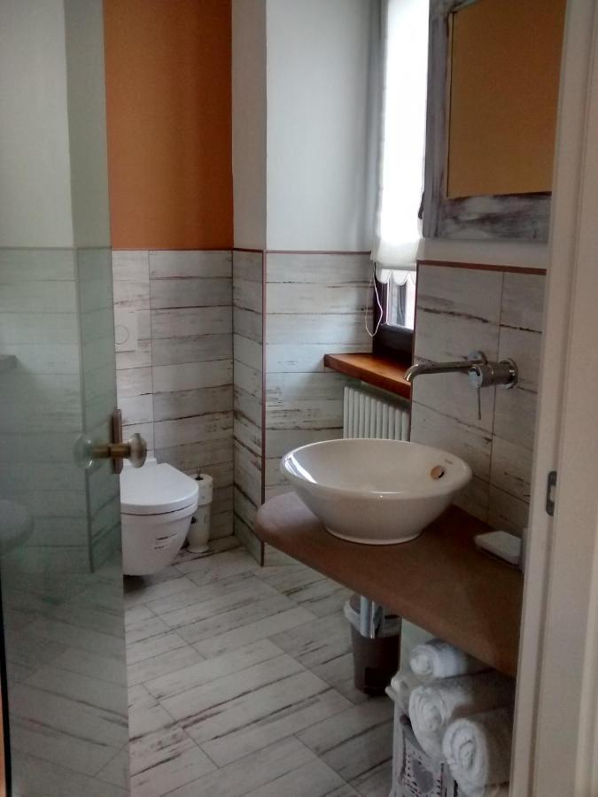 La Pomella Villa Ponte Nizza ภายนอก รูปภาพ