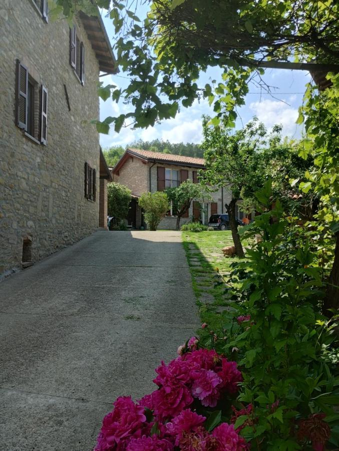 La Pomella Villa Ponte Nizza ภายนอก รูปภาพ