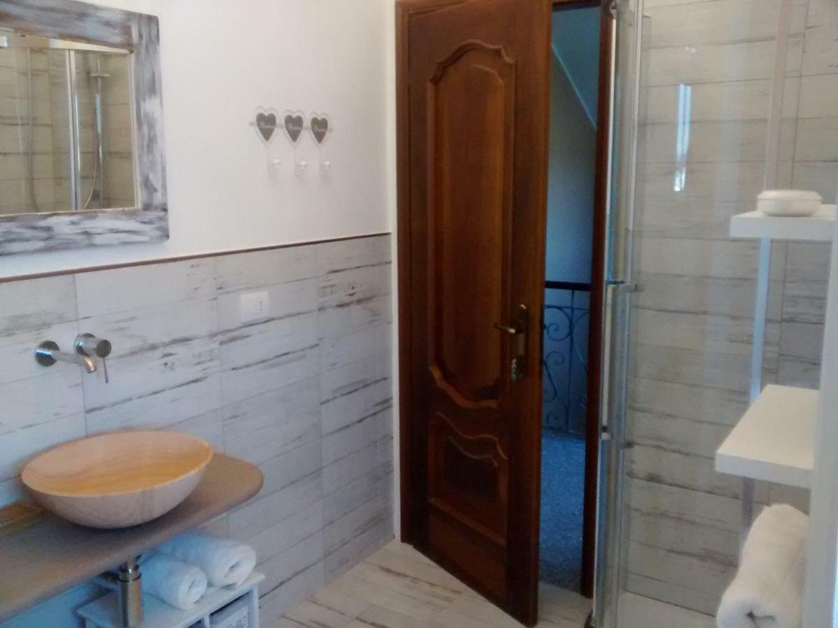 La Pomella Villa Ponte Nizza ภายนอก รูปภาพ